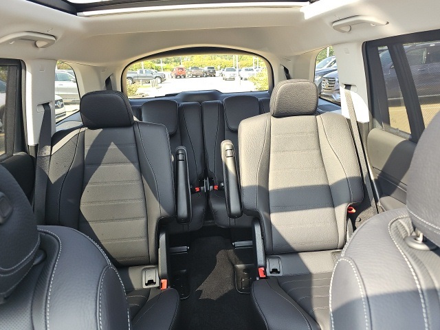 2026 Mercedes Benz GLS 450 4MATIC photo 13