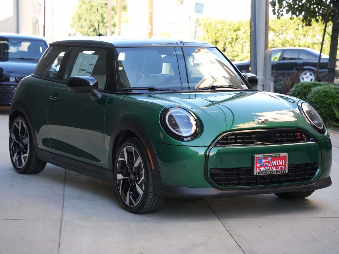 2026 MINI Hardtop 2 Door S's photo
