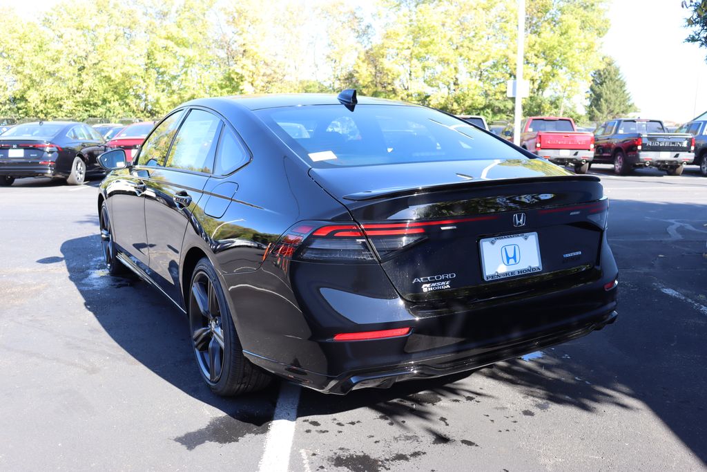 2025 Honda Accord Hybrid Sport-L photo 3