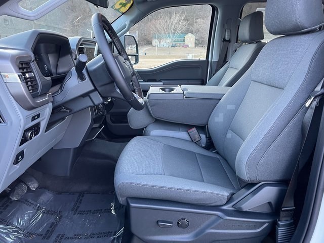 2025 Ford F-150 XLT photo 5