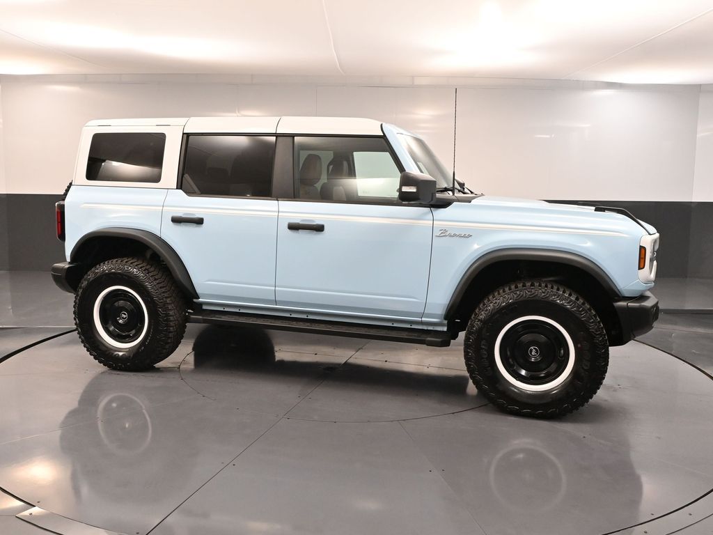 2023 Ford Bronco Heritage Limited First Edition photo 3
