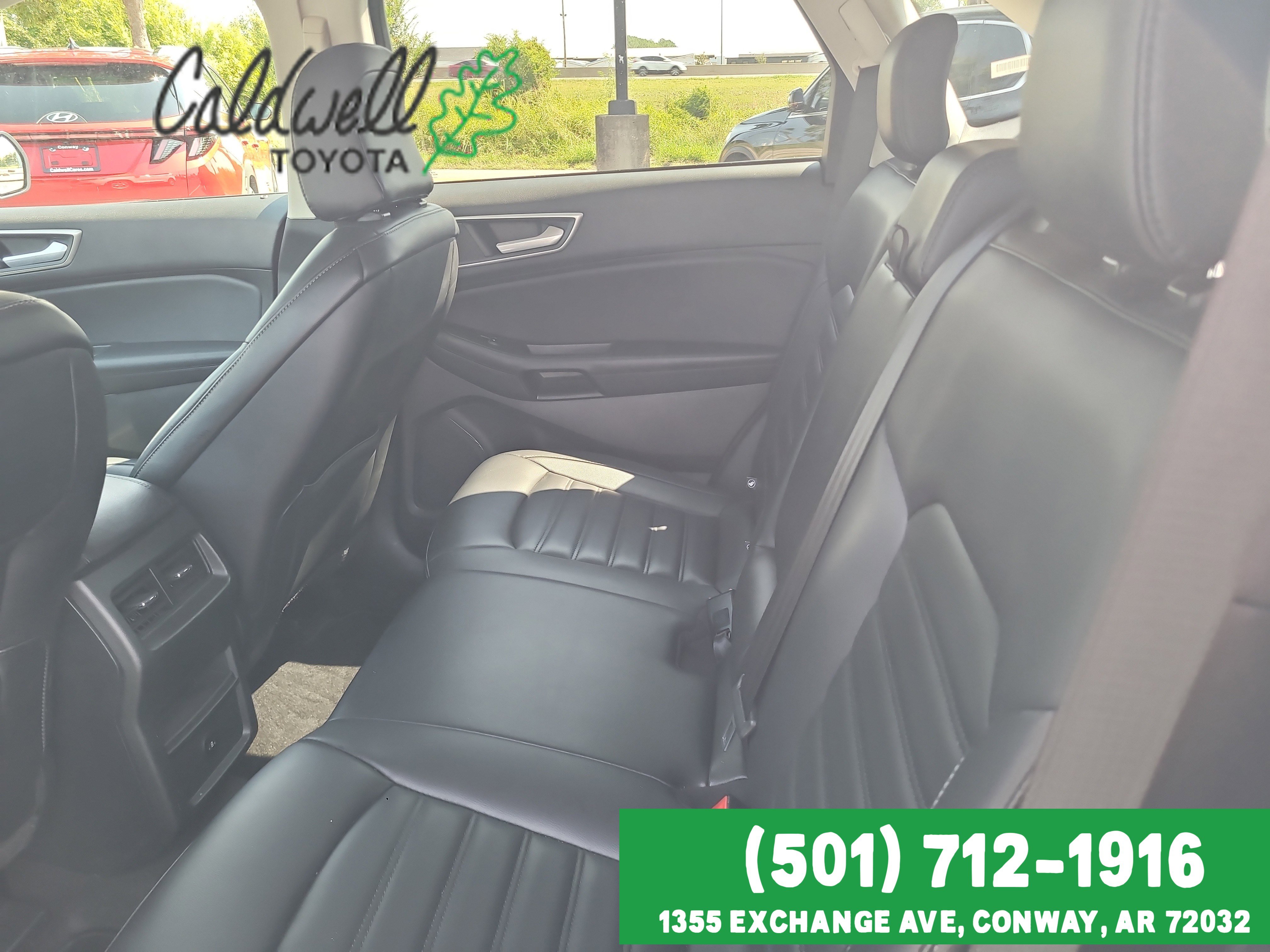 2024 Ford Edge SEL photo 2