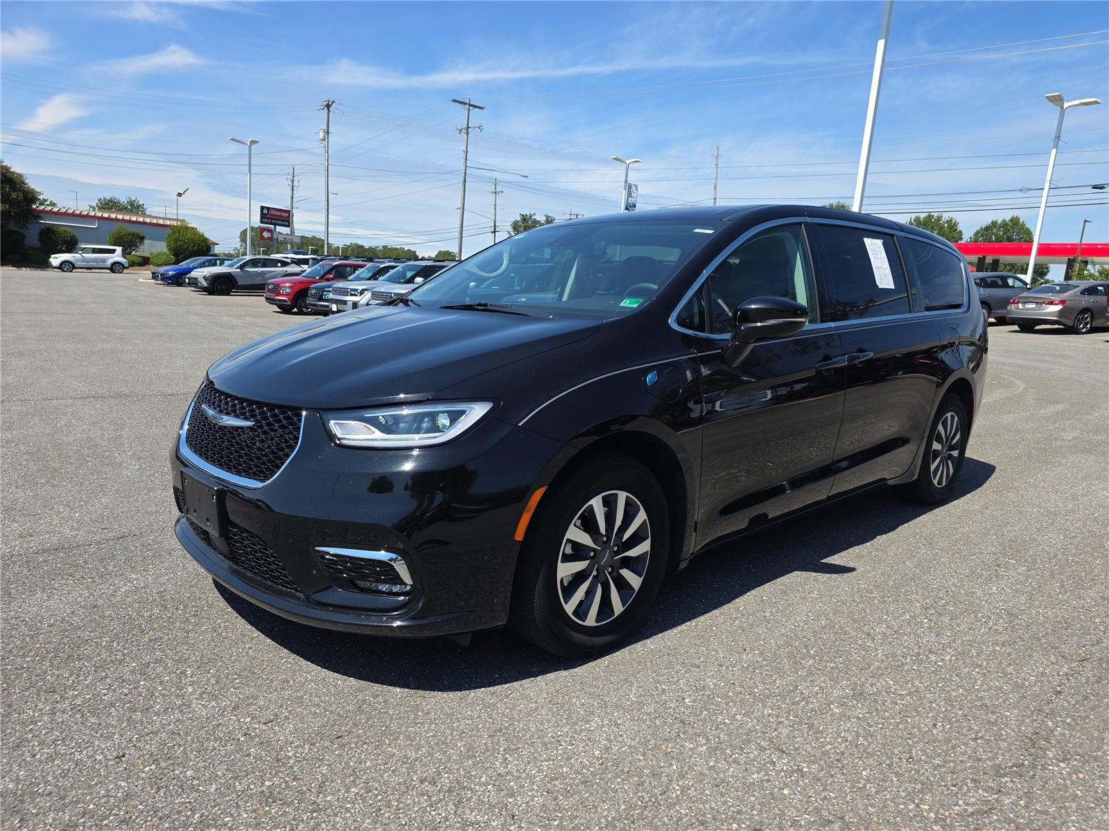 2024 Chrysler Pacifica Hybrid photo 9
