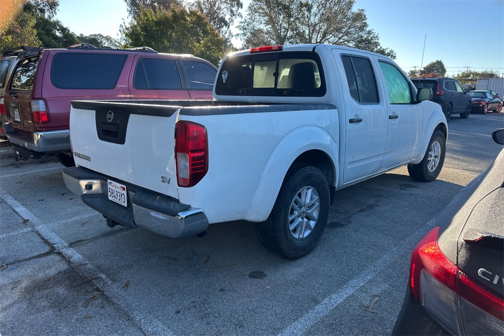 2014 Nissan Frontier SV photo 2