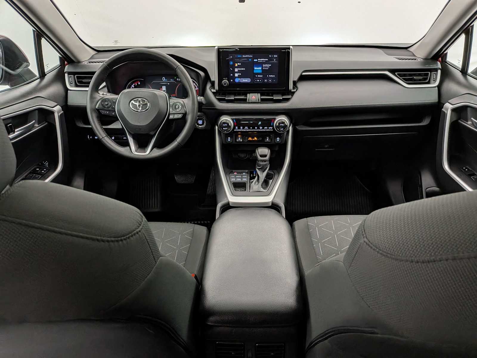 2024 Toyota RAV4 XLE photo 15
