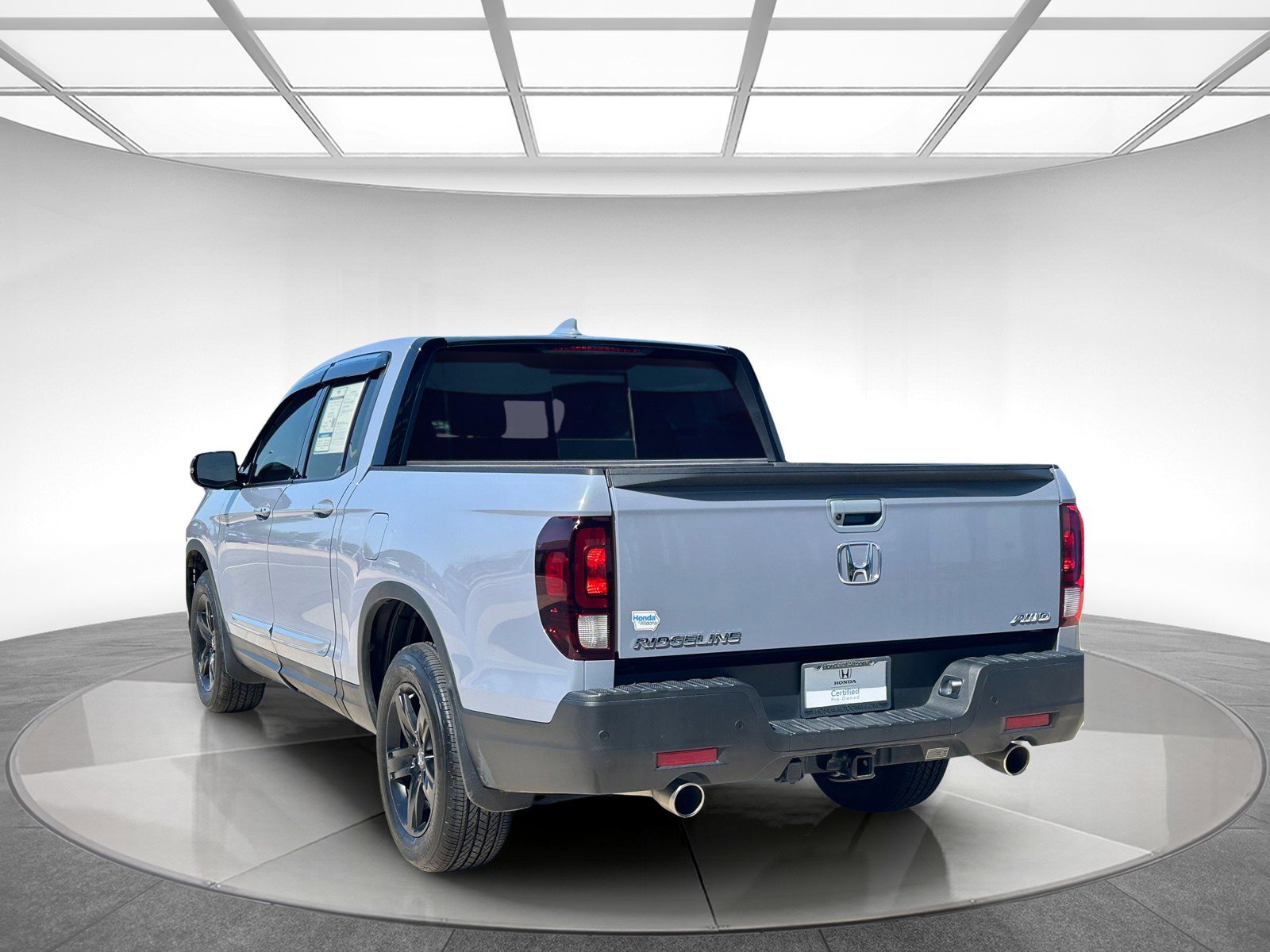 2022 Honda Ridgeline Black Edition photo 3