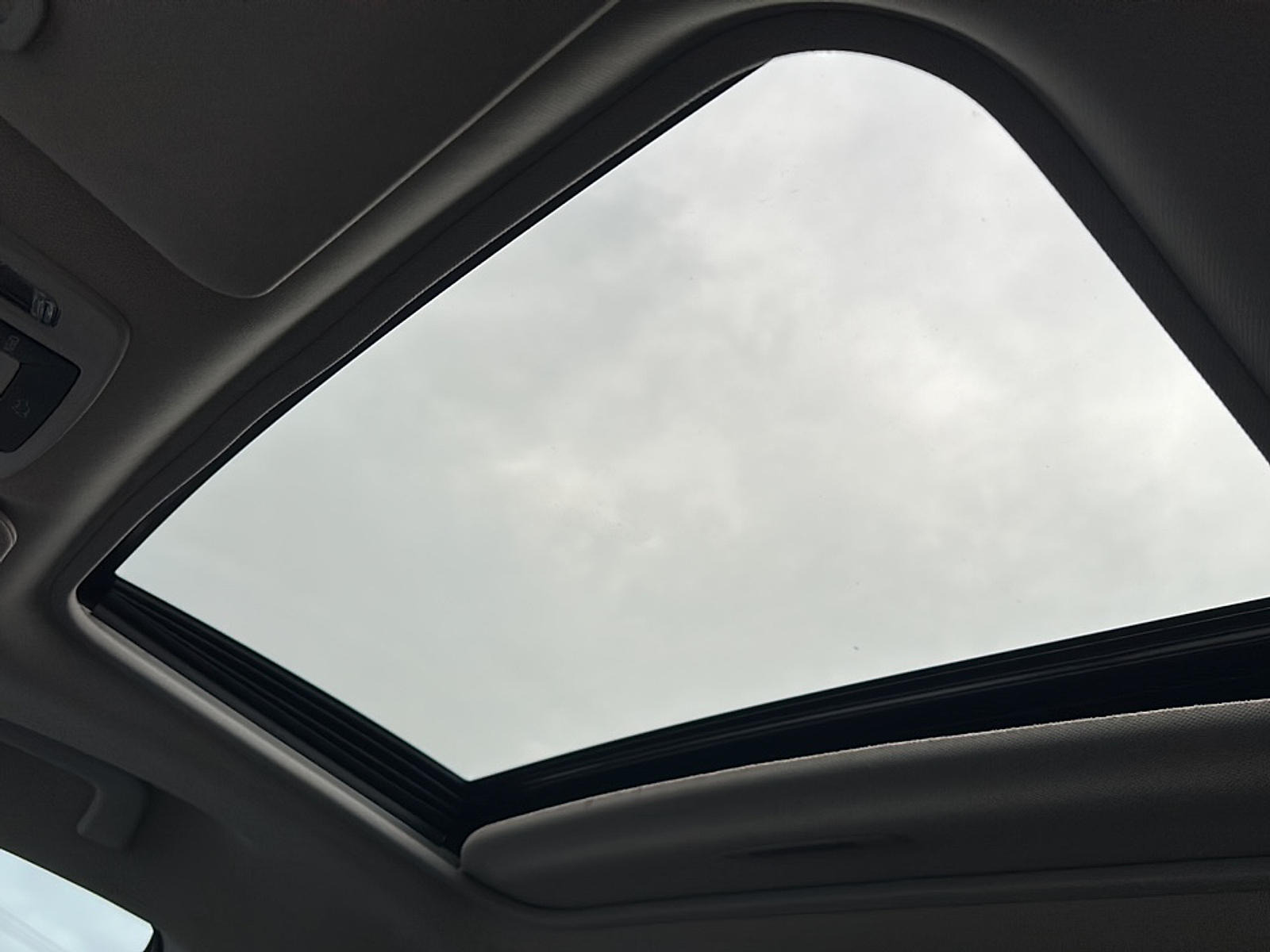 2024 Toyota Sienna XLE photo 26