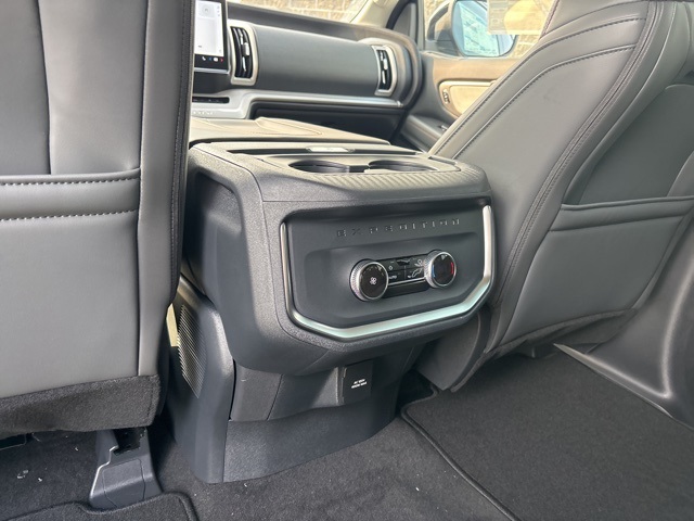 2025 Ford Expedition MAX photo 27