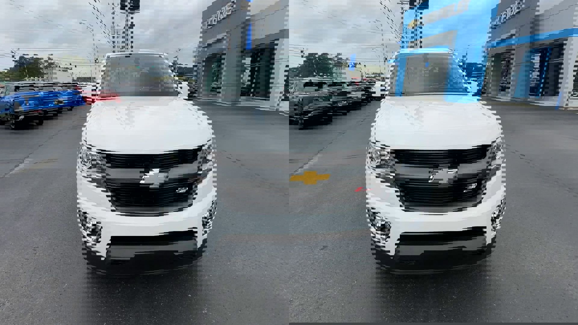 2017 Chevrolet Colorado Z71 photo 2