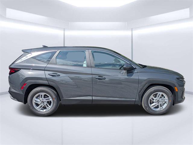 2025 Hyundai Tucson SE photo 2