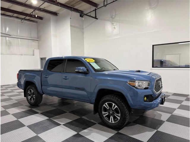 2019 Toyota Tacoma 4WD TRD Sport Pickup 4D 5 ft