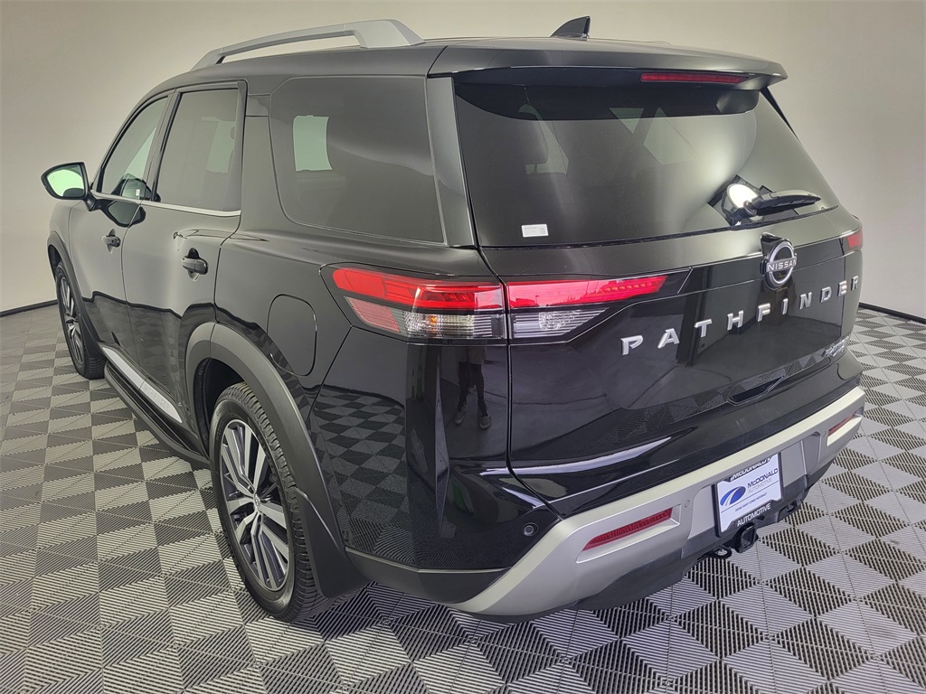 2022 Nissan Pathfinder Platinum photo 6