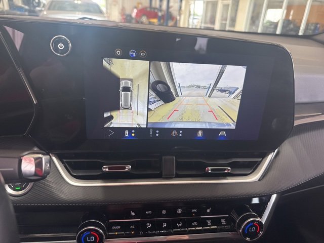 2025 Chevrolet Equinox LT photo 18