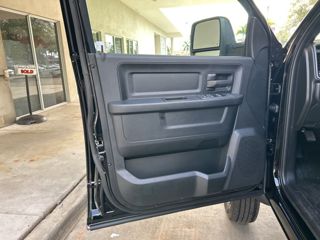 2025 Ram 4500 Tradesman photo 32