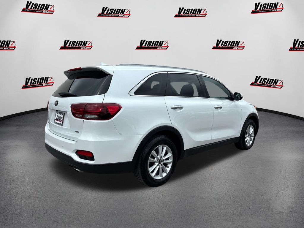 2019 Kia Sorento LX photo 4
