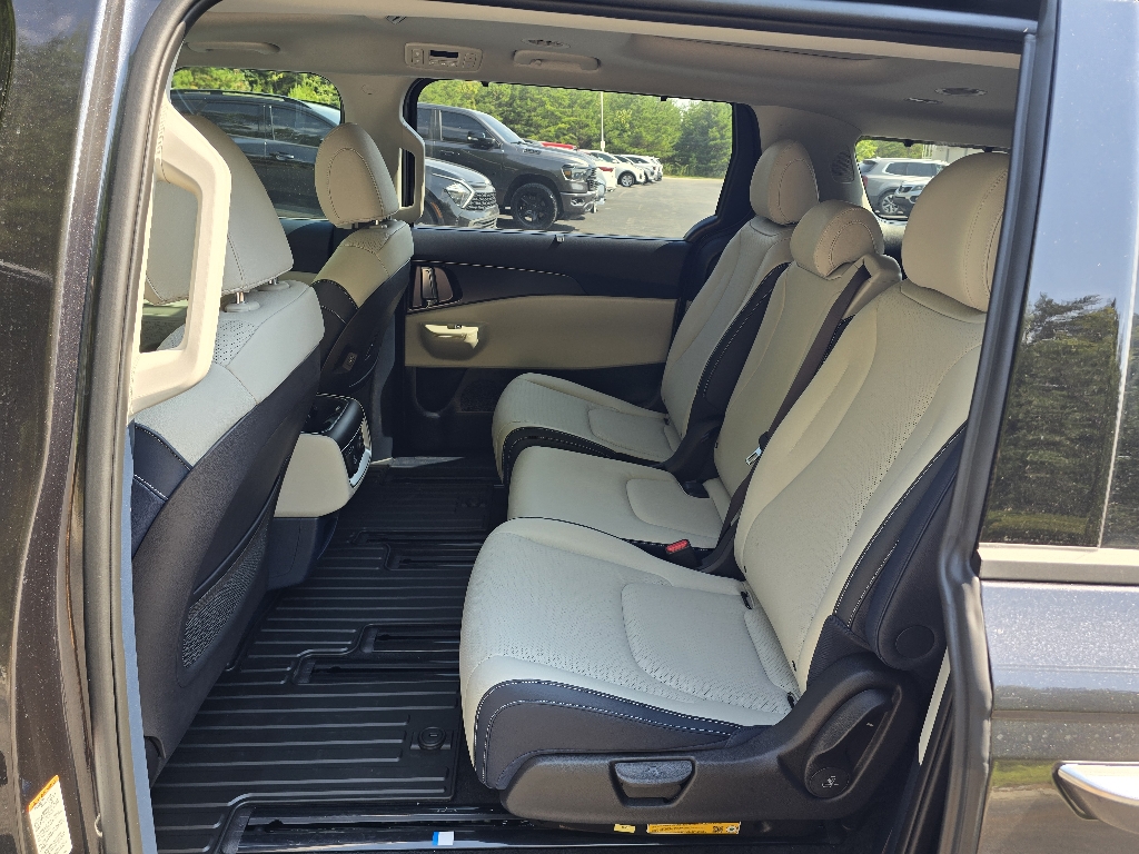 2026 Kia Carnival SX Prestige photo 4