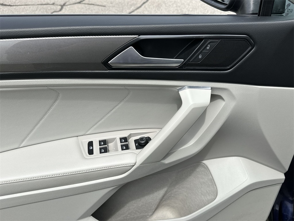 2023 Volkswagen Tiguan SE photo 21