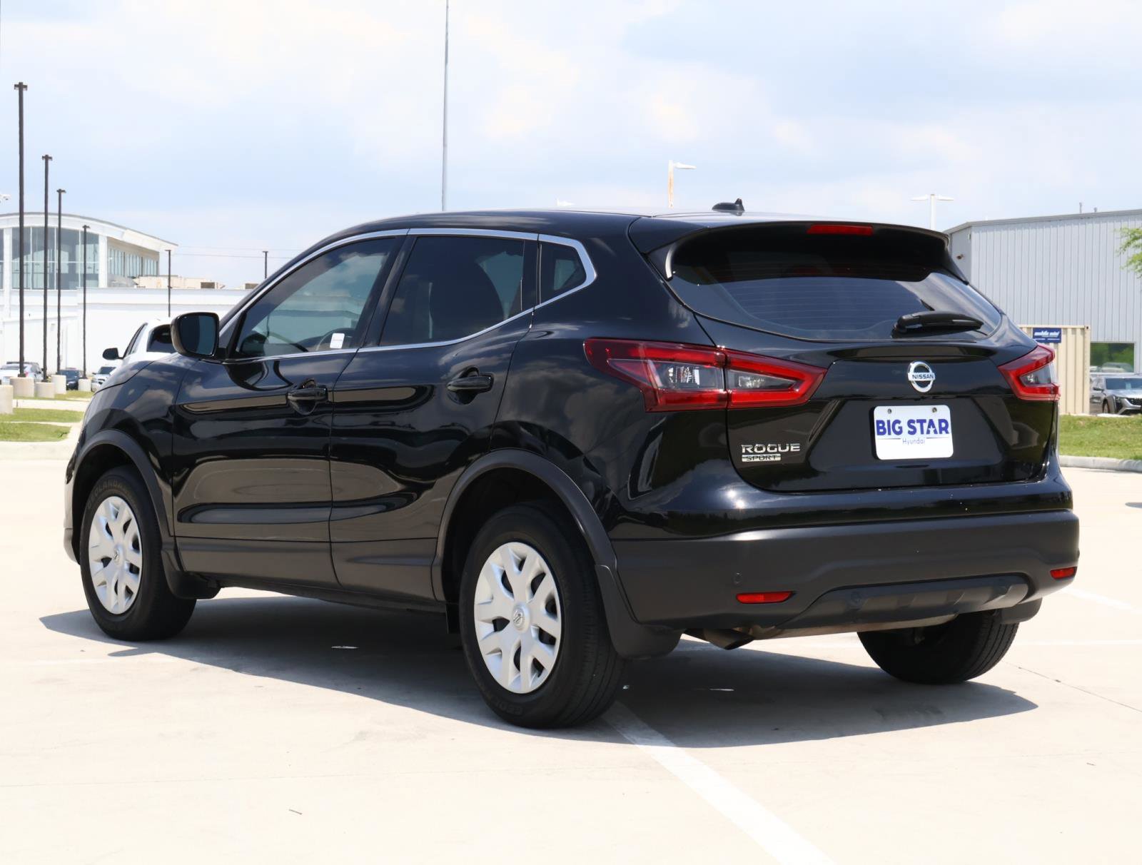 2020 Nissan Rogue Sport S photo 3
