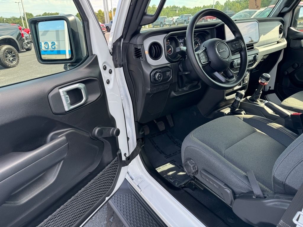 2024 Jeep Gladiator Sport photo 13