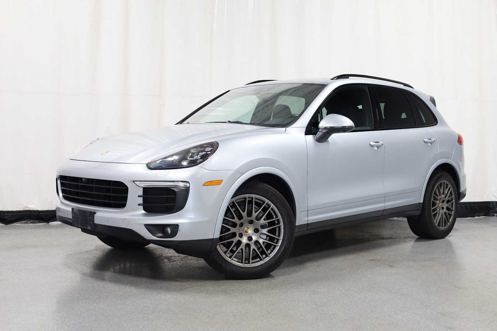 2017 Porsche Cayenne Platinum Edition's photo