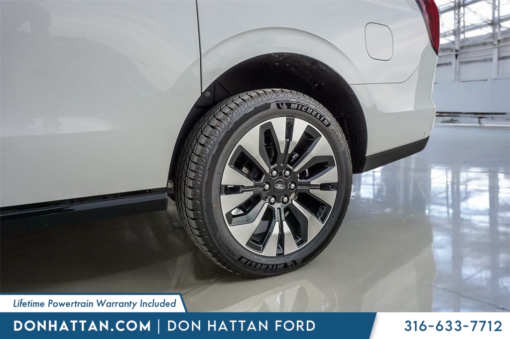 2025 Ford Expedition MAX Platinum photo 38