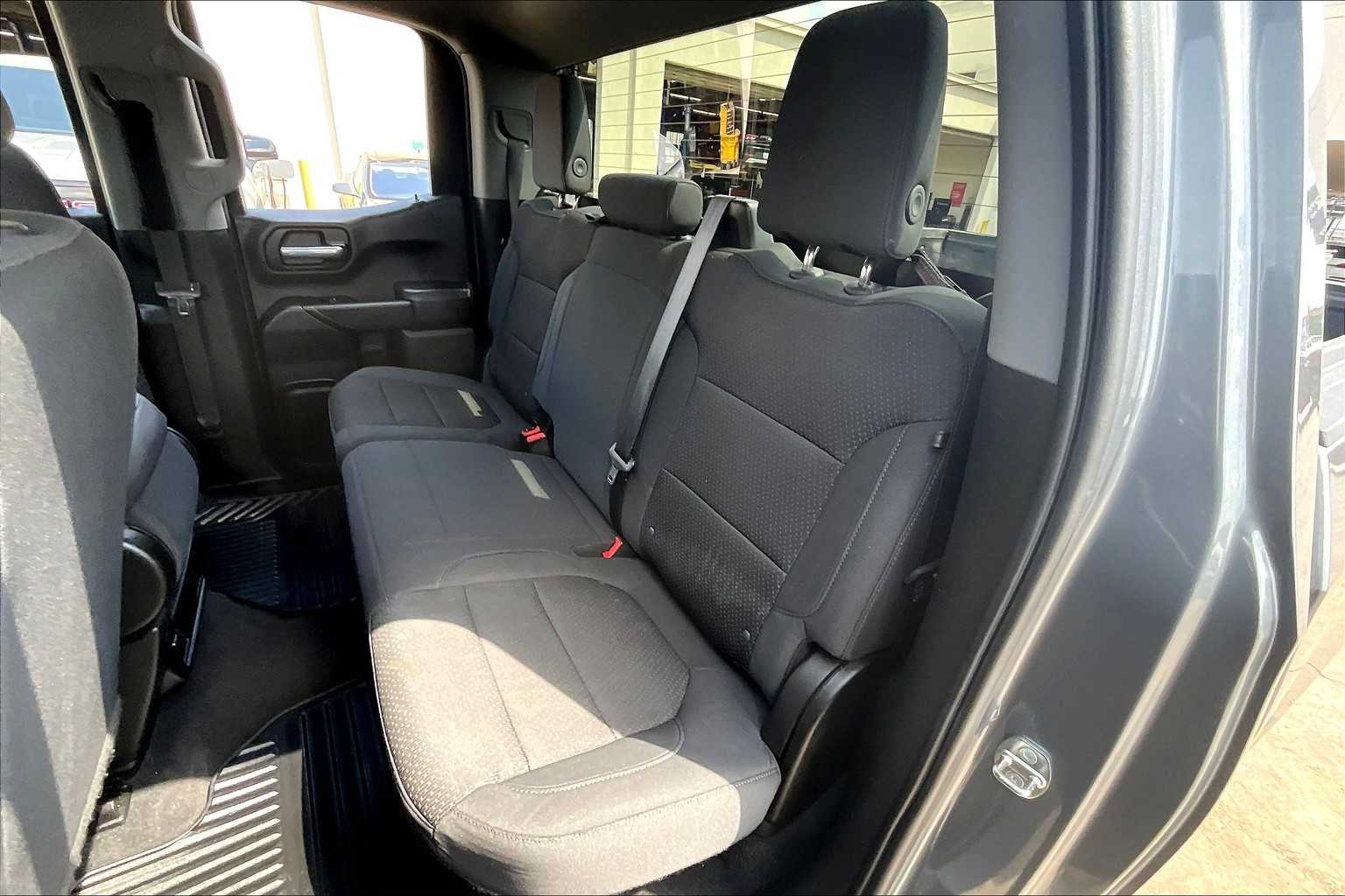 2020 Chevrolet Silverado 1500 Custom photo 19