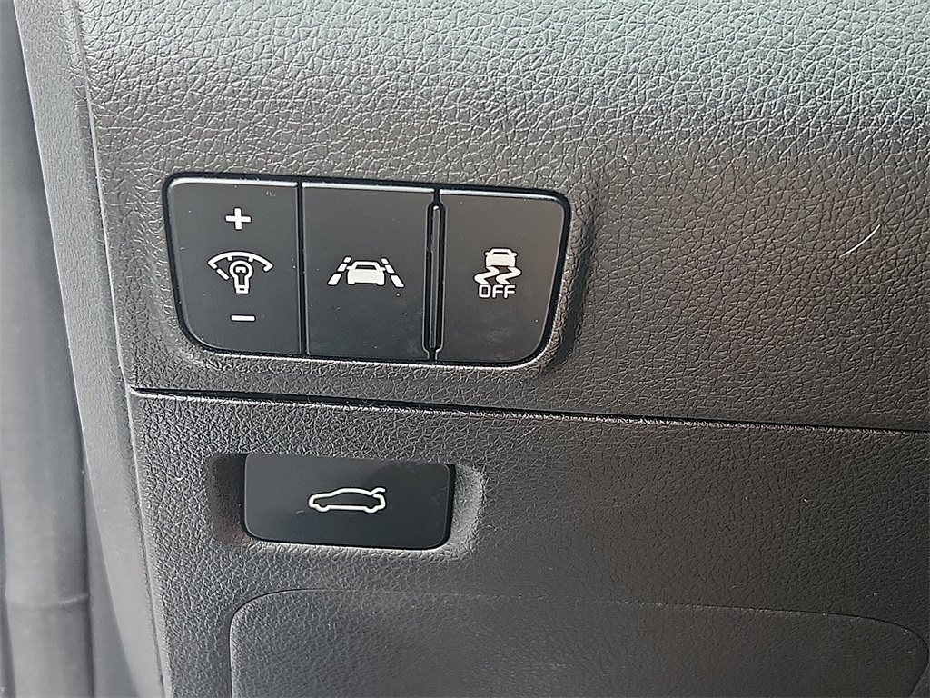 2023 Kia K5 GT-Line photo 24