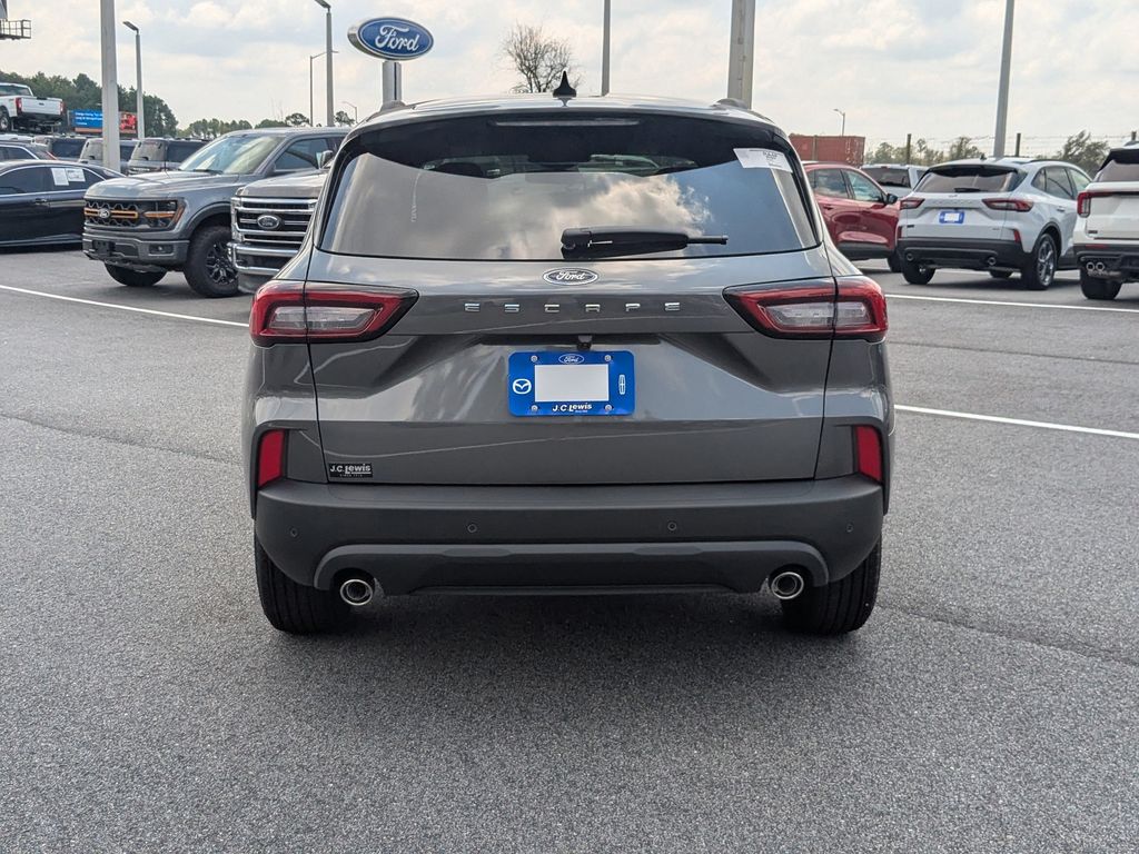 2025 Ford Escape ST-Line photo 4