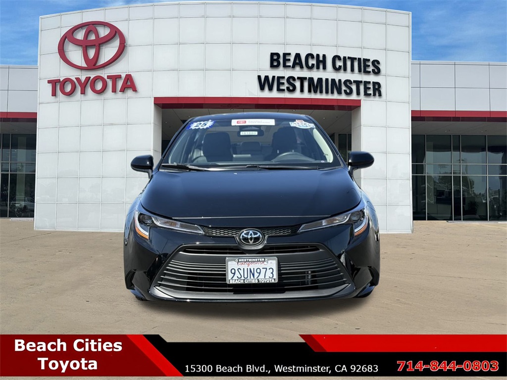 2025 Toyota Corolla LE photo 3