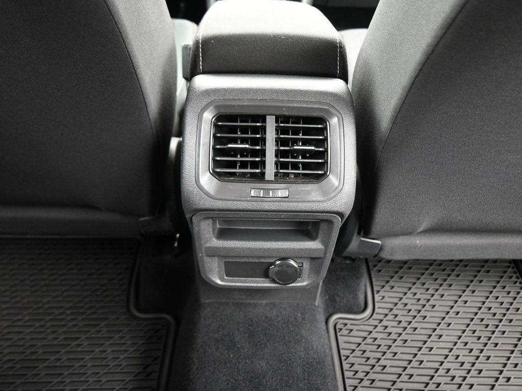 2021 Volkswagen Tiguan S photo 39