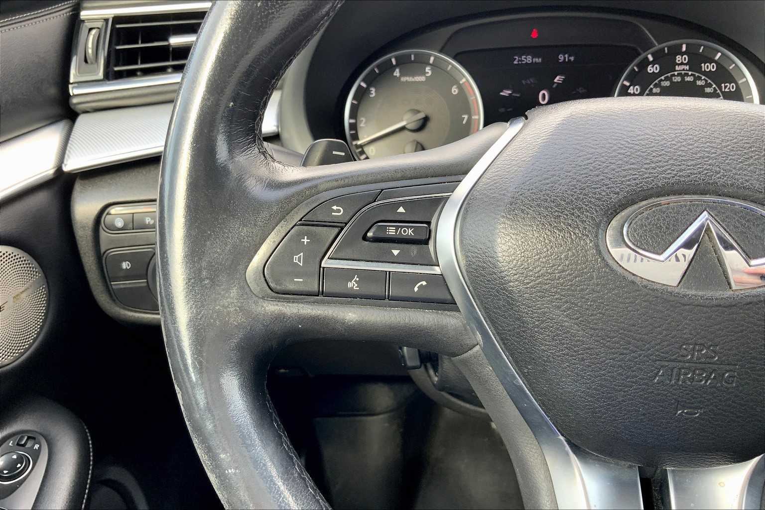 2019 Infiniti QX50 Essential photo 23
