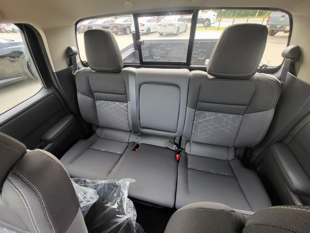 2025 Nissan Frontier SV photo 12