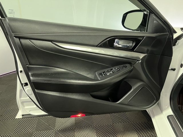 2021 Nissan Maxima SV photo 21