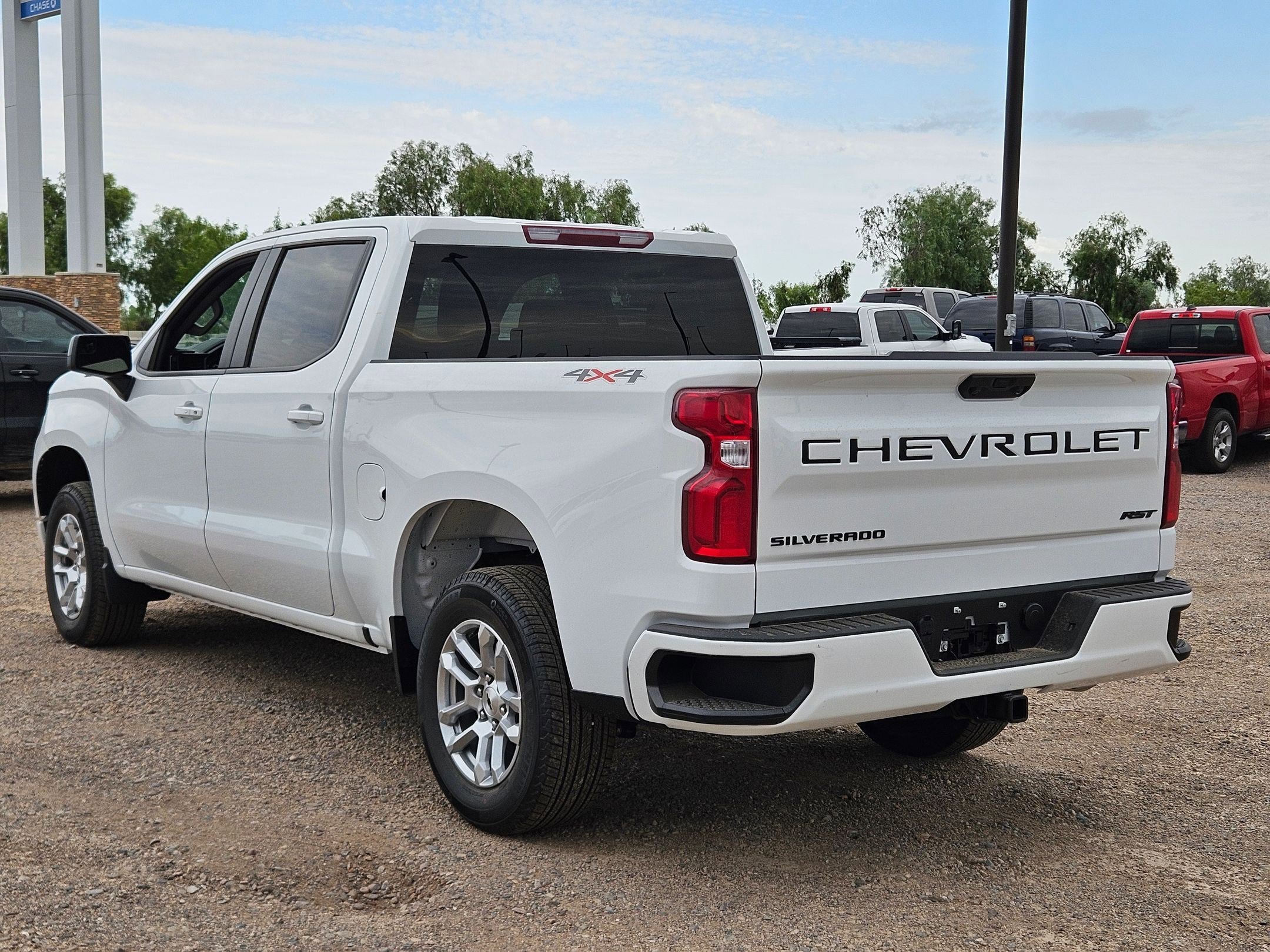 2025 Chevrolet Silverado 1500 RST photo 2