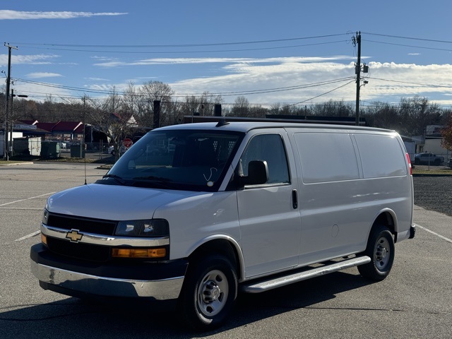 2024 Chevrolet Express Cargo Work Van's photo