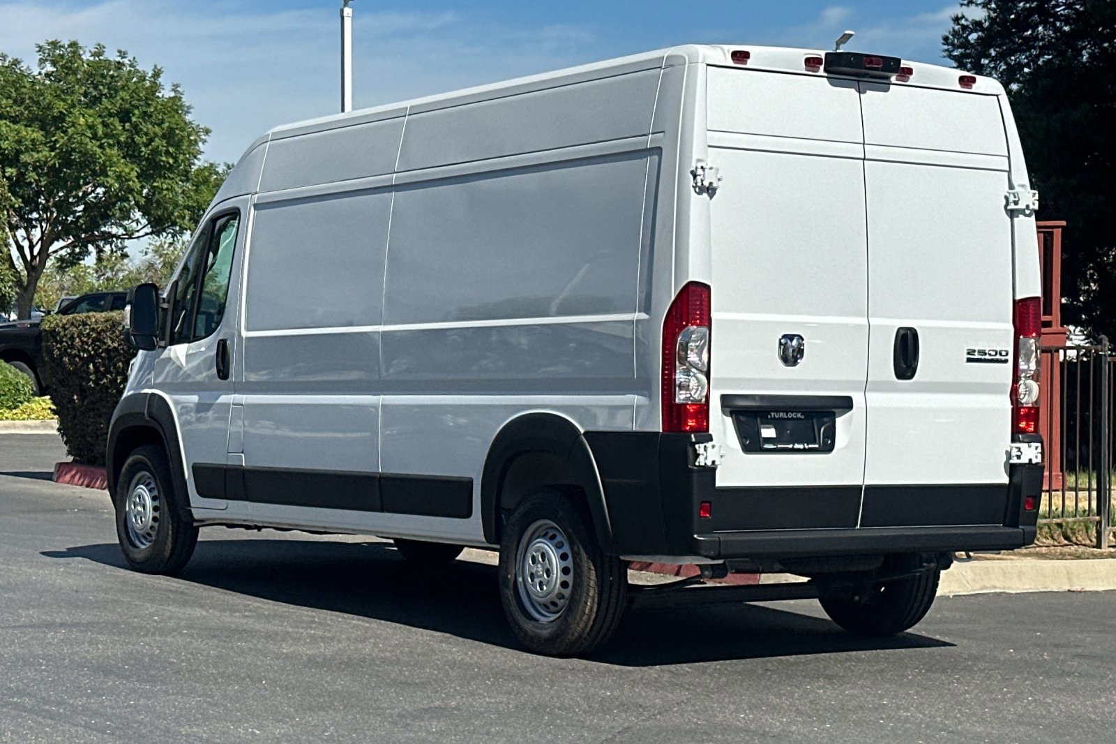 2025 Ram ProMaster 2500 photo 3