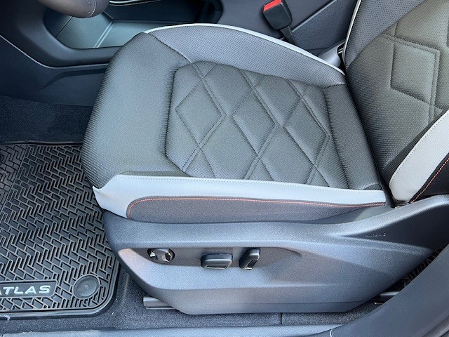2025 Volkswagen Atlas Peak Edition SE photo 27
