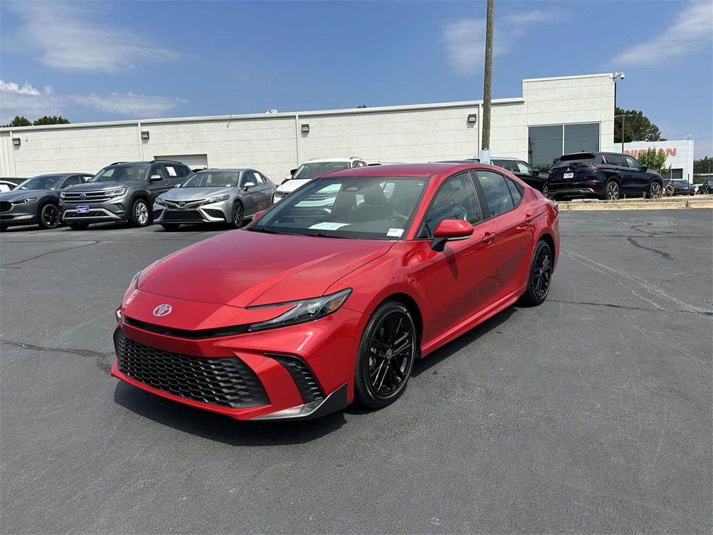 2025 Toyota Camry SE photo 3