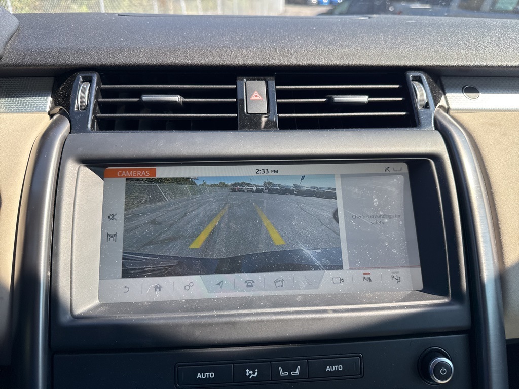 2020 Land Rover Discovery Landmark photo 22