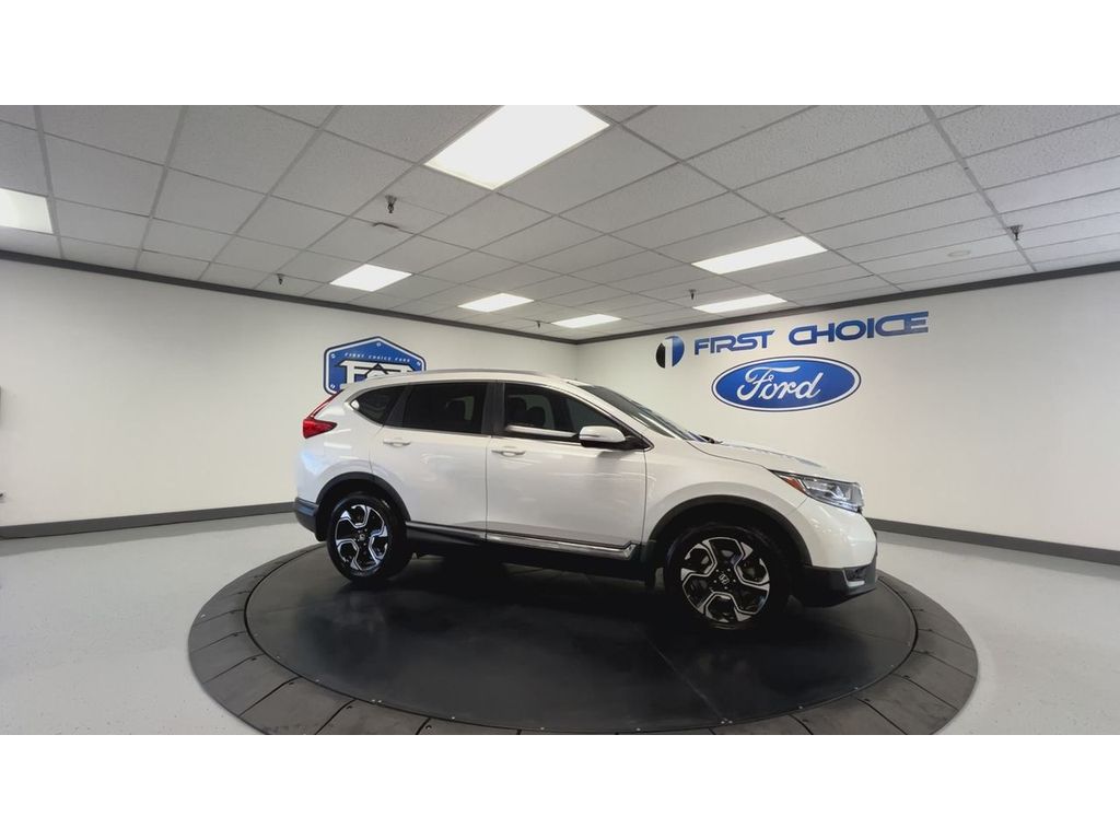 2017 Honda CR-V Touring photo 3