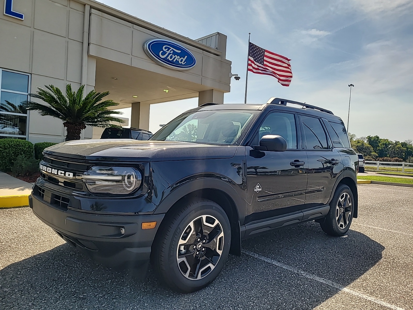 New 2023 Shadow Black Ford Outer Banks™ image 1
