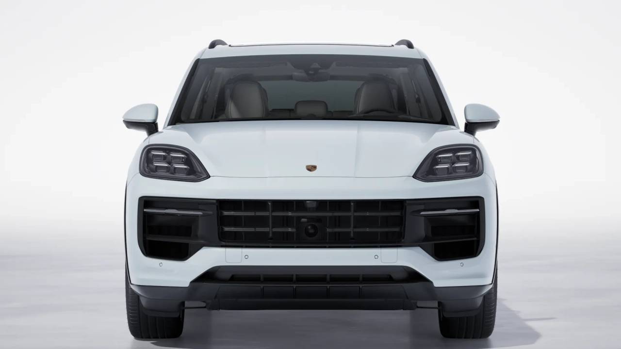 2026 Porsche Cayenne GTS photo 9