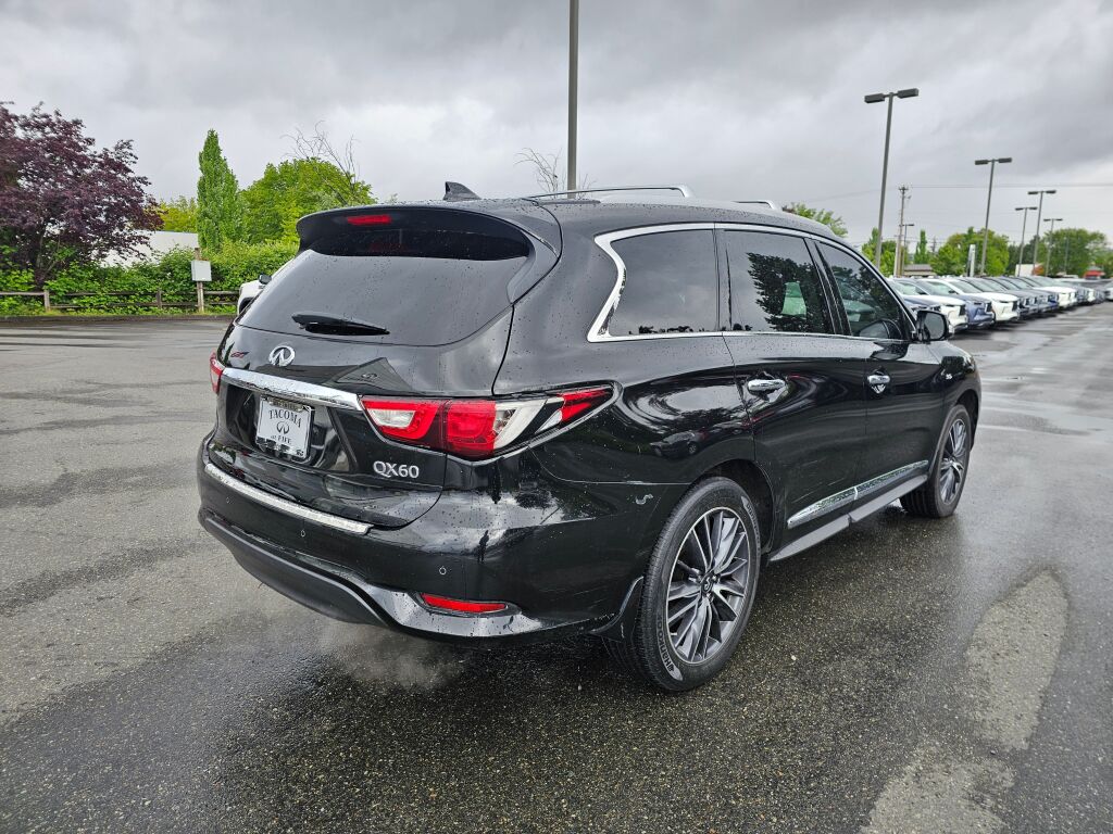 2017 Infiniti QX60 Luxe photo 5