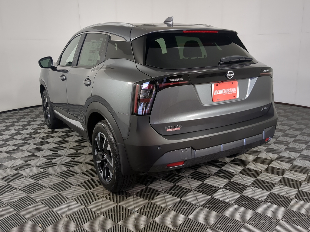 2025 Nissan Kicks SV photo 4