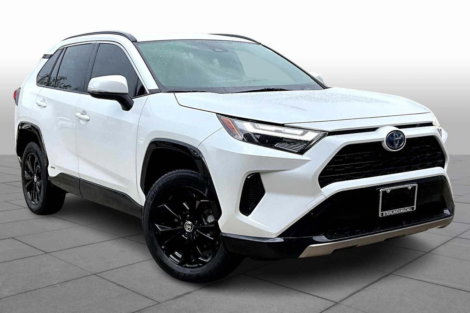 2024 Toyota RAV4 Hybrid SE photo 2