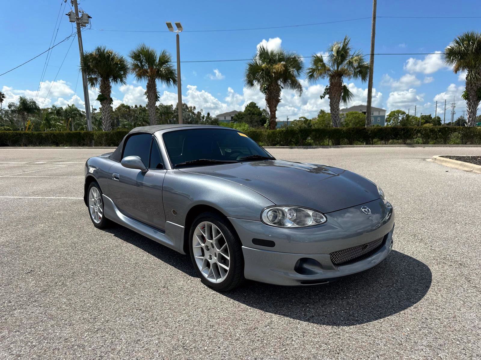2002 Mazda MX-5 Miata Miata photo 2