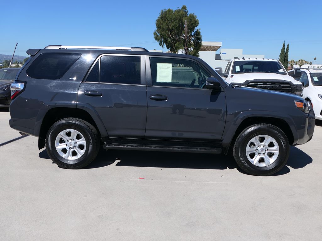 2024 Toyota 4Runner SR5 Premium photo 2