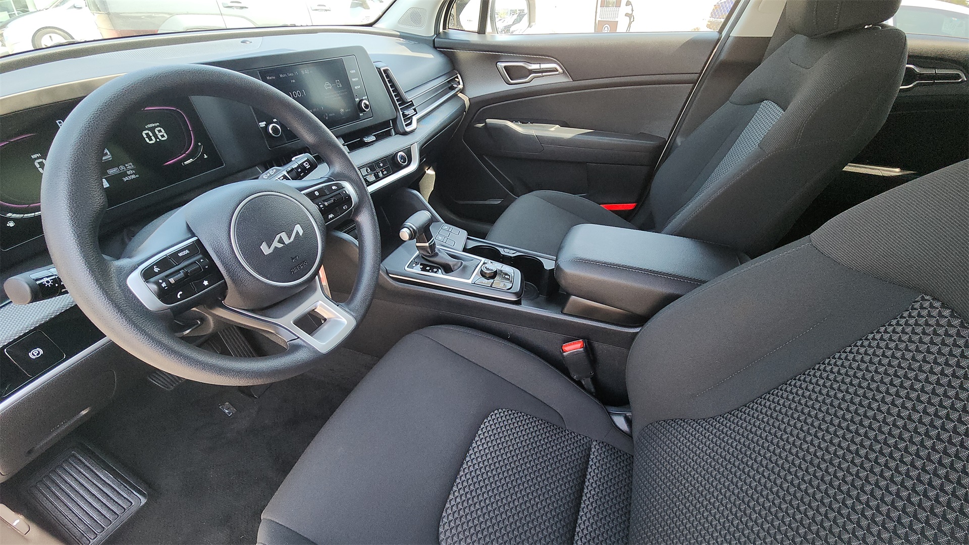 2024 Kia Sportage LX photo 9