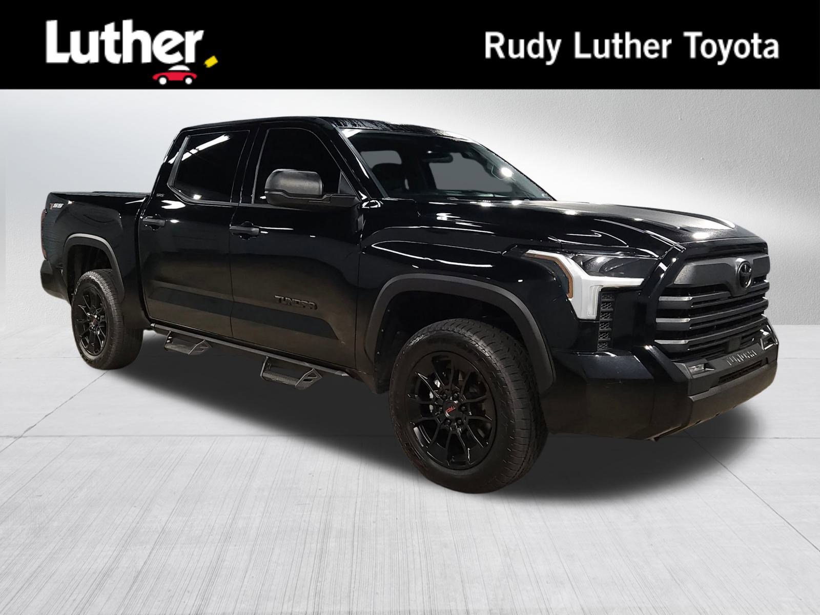 2023 Toyota Tundra SR5's photo