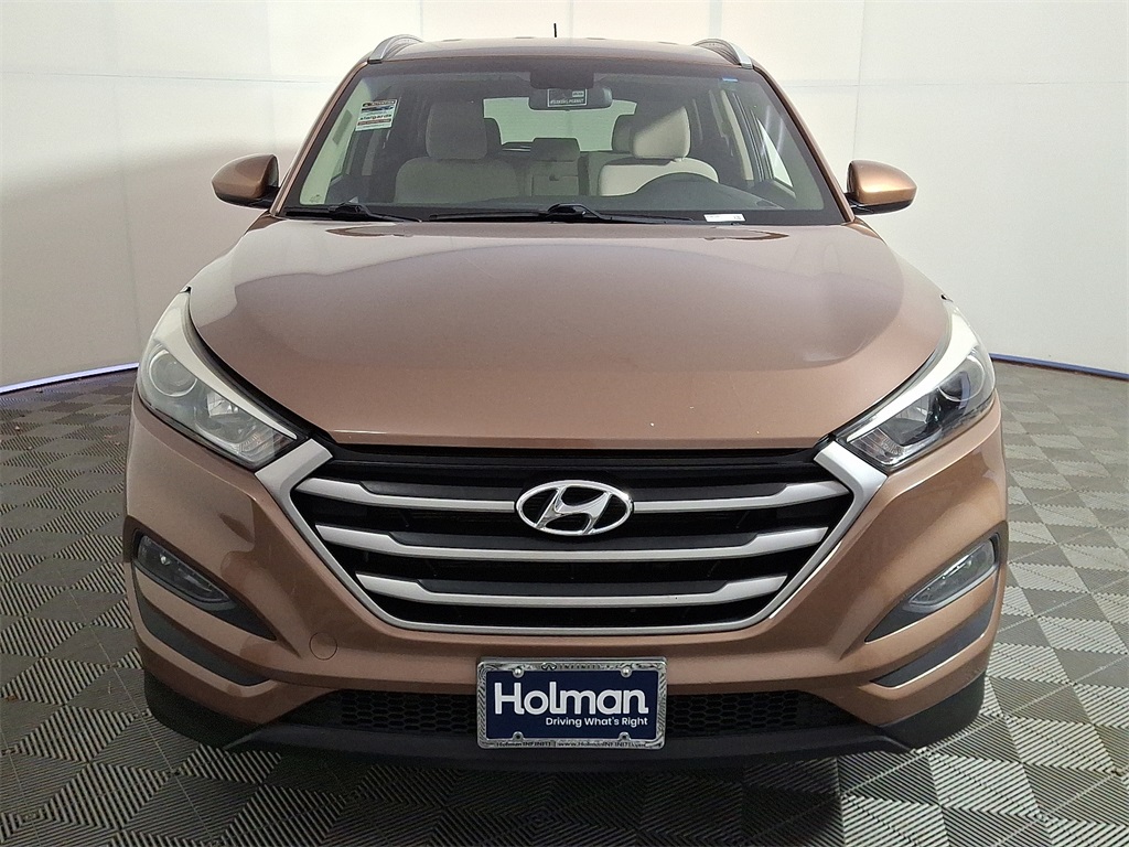 2017 Hyundai Tucson SE photo 2